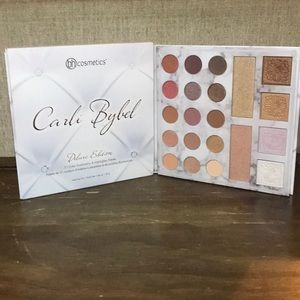 Carli Bybel Deluxe Face Palette